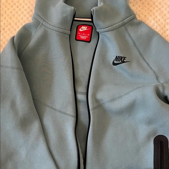 Nike Teal Hoodie and Jogger Set - Picture 3 of 4